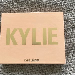Kylie Jenner eyeshadow palette